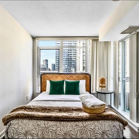 The Perfect Getaway Apartment Toronto Exterior photo