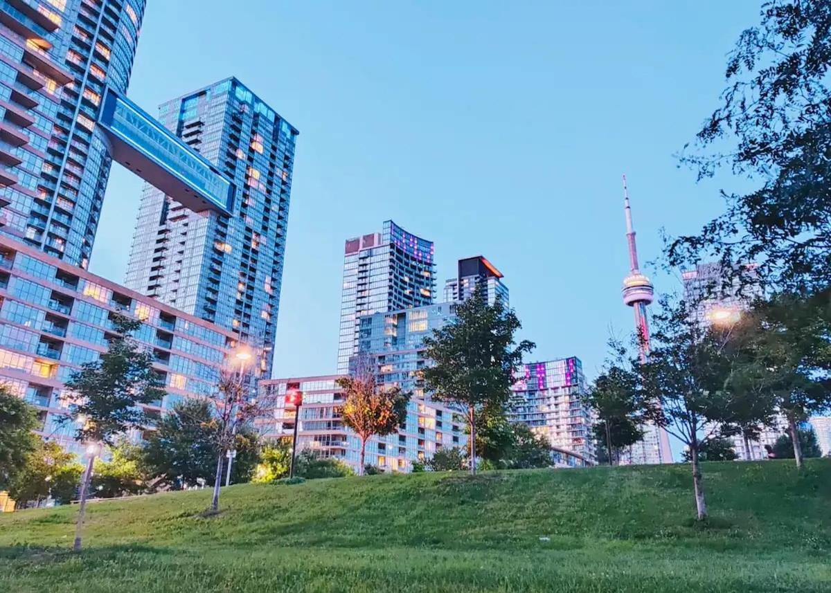 The Perfect Getaway Apartment Toronto Exterior photo
